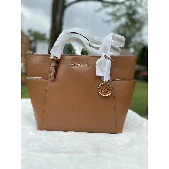 NWT MICHAEL Michael Kors Jet Set East West Top Zip - Picture 1 of 6